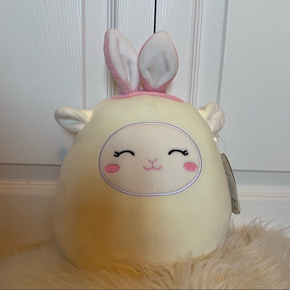 NWT 8” Squishmallows Sophie the lamb